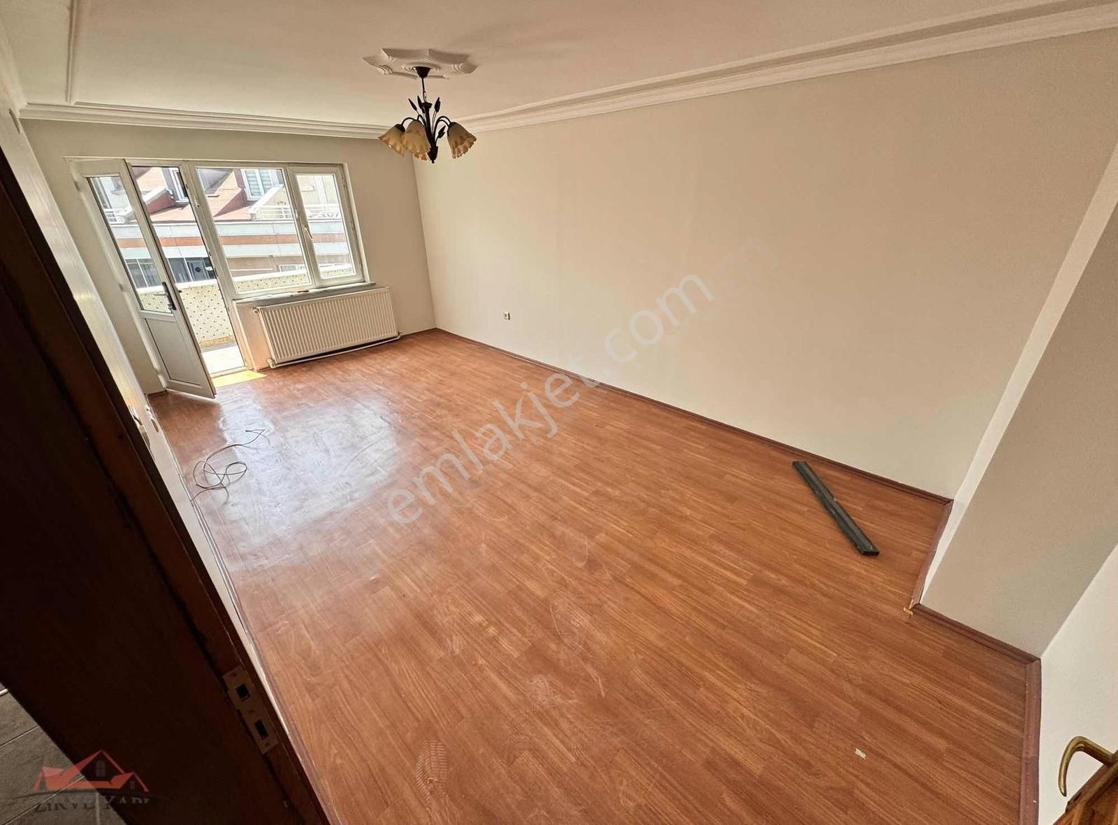 Çırçır Metro Dibi 5.kat Çift Balkonlu Boyalı 3+1 120m2 24.000