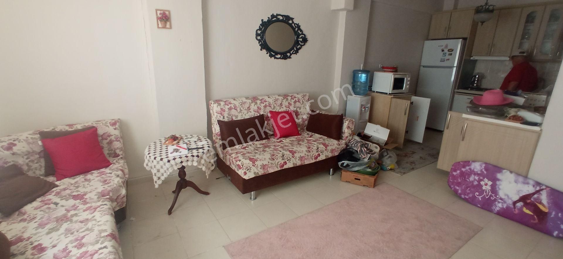 Altınoluk Yol Altında Denize 200 Mt Devamlı Kiralık 2+1 Daire