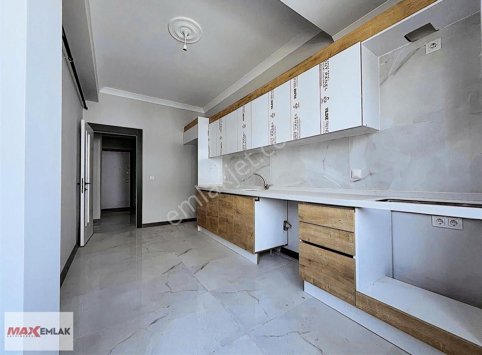 Kazım Karabekir Mh Asansörlü Krediye Uygun 3+1 130 M2 Ara Kat
