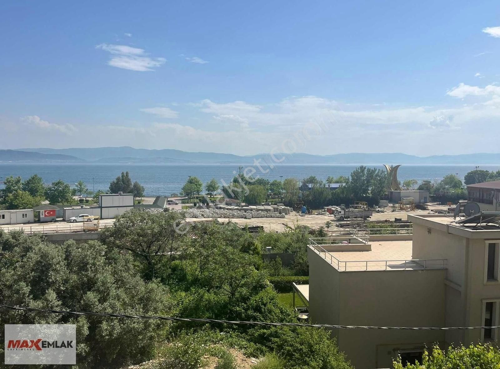 Acil Satılık Cami Mah Asansörlü Deniz Manzaralı 100 M2 Arakat
