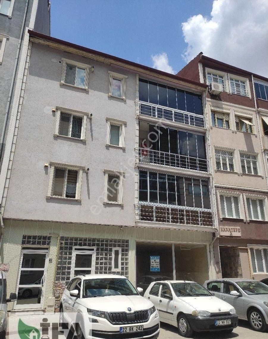 Edirne Merkez Ayşe Kadın Hareketli Cadde Üstü Kiralık 150 Metrekare Depolu İş Yeri