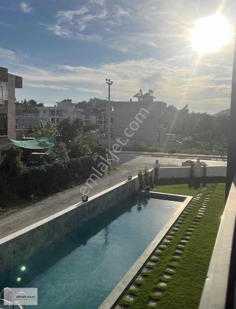 Airport Emlaktan Açelya Sitesinde Full Eşyalı Satılık 1+1