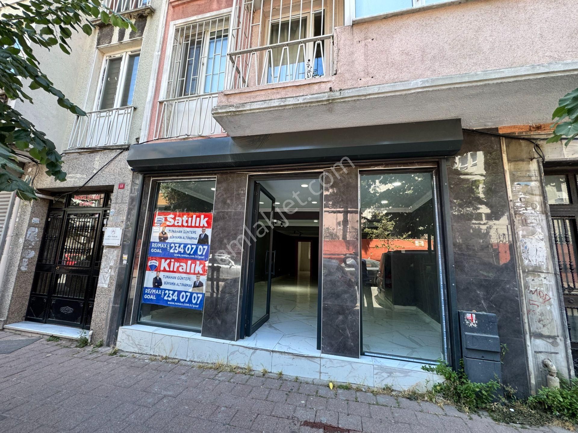 Fındıkzade Cad Üzerinde Satılık İskanlı Dükkan Katta Tek / 135m2
