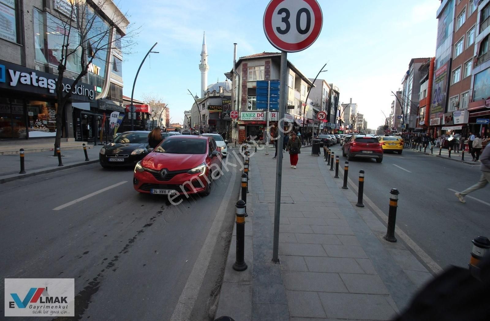 Evalmak'tan Sefaköy'dekiralık Cadde Üstü Dükkan İş Hanı