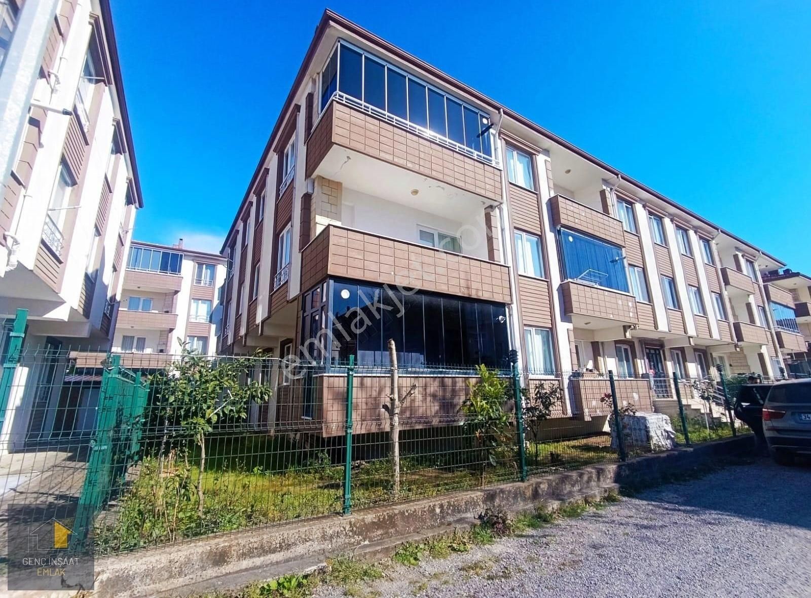 Karasu'da Merkezi Konumda 2+1 Fırsat Daire (holde Mutfak)