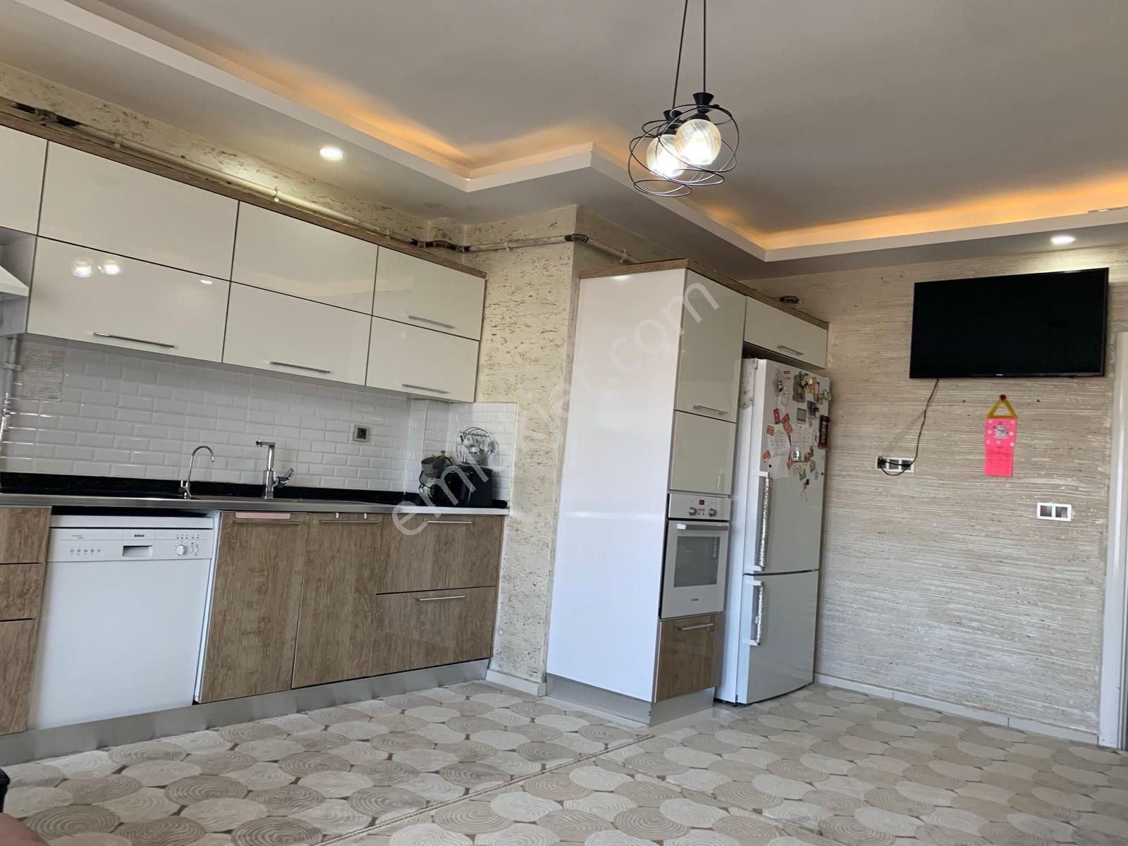Tilmerc Villalar Bölgesinde Kiralık 200 M2 3+1 Geniş Lux Daire