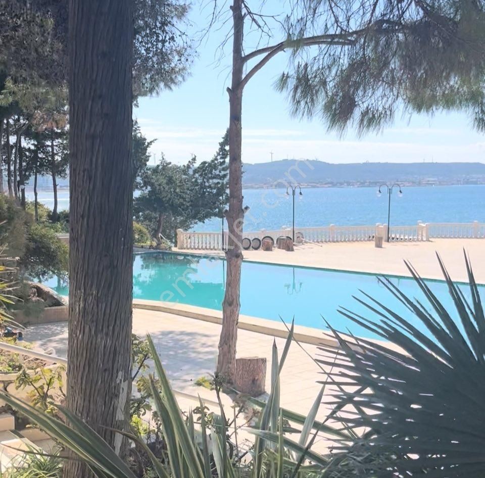 Çeşme Ilıca Parkapart1’de Denize Sıfır 2+1 Daire