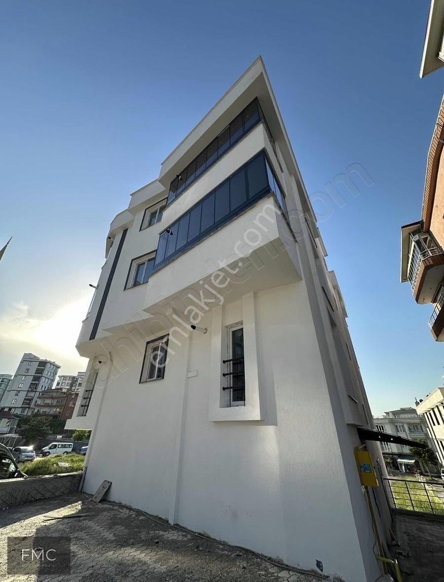 Fmc Gayrimekul'den Tramvaya Yürüme Mesafesinde Eşyalı 1+1 Daire