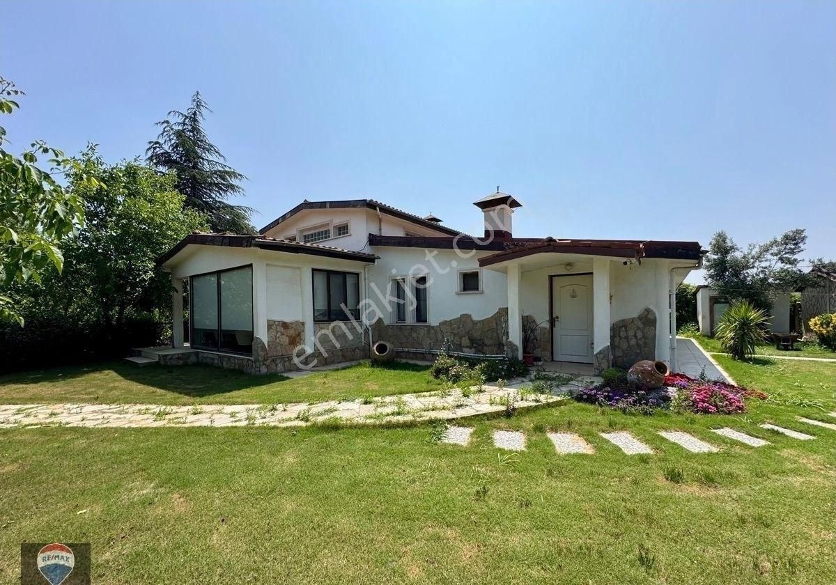 Kuşadası Kirazlı’da Doğa İçinde Lüks Özel Havuzlu Sezonluk Kiralık Müstakil Ev