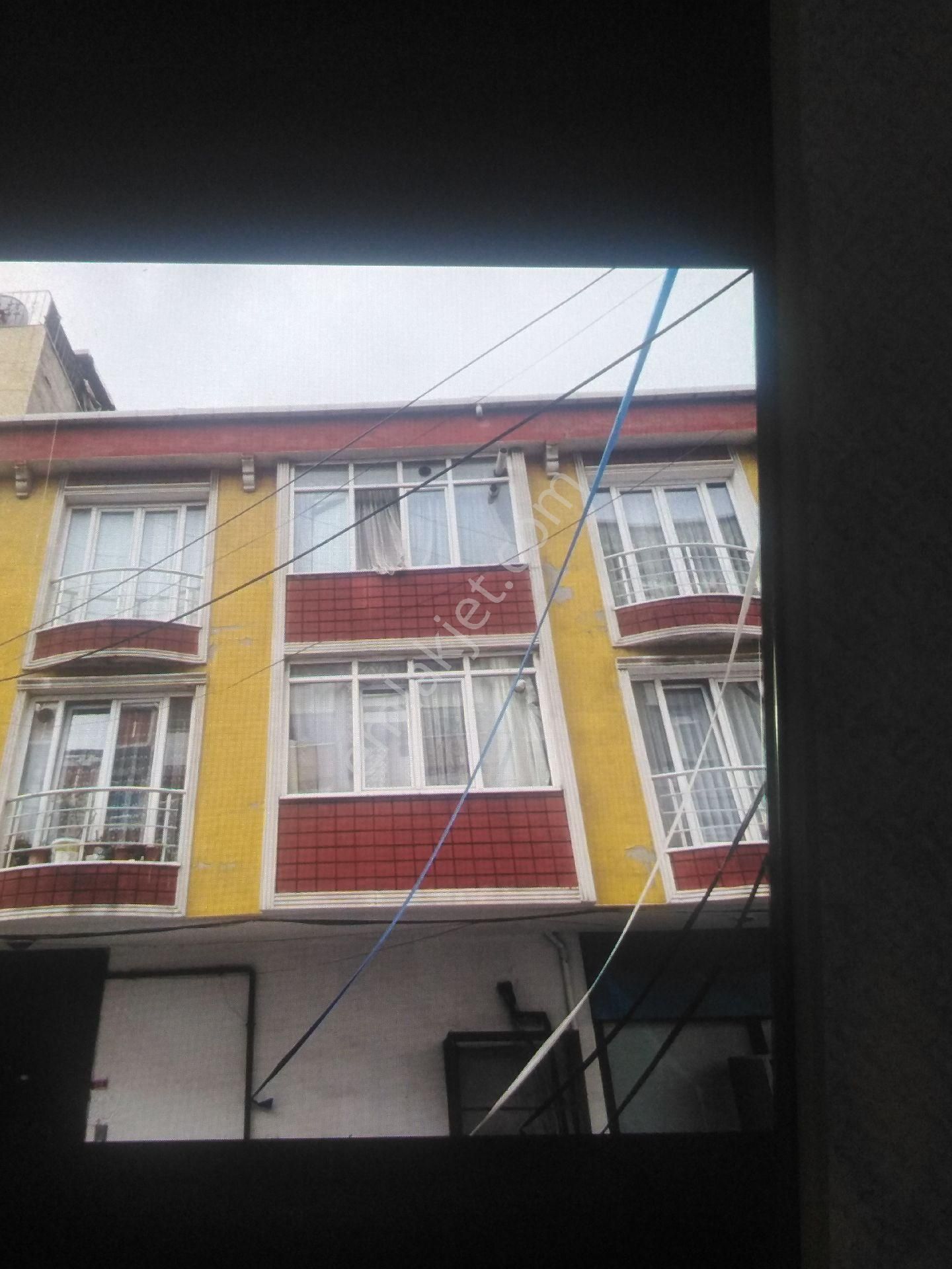 İkitelli Mehmet Akif Mahallesinde Yeni Bina 1+1 Arakat