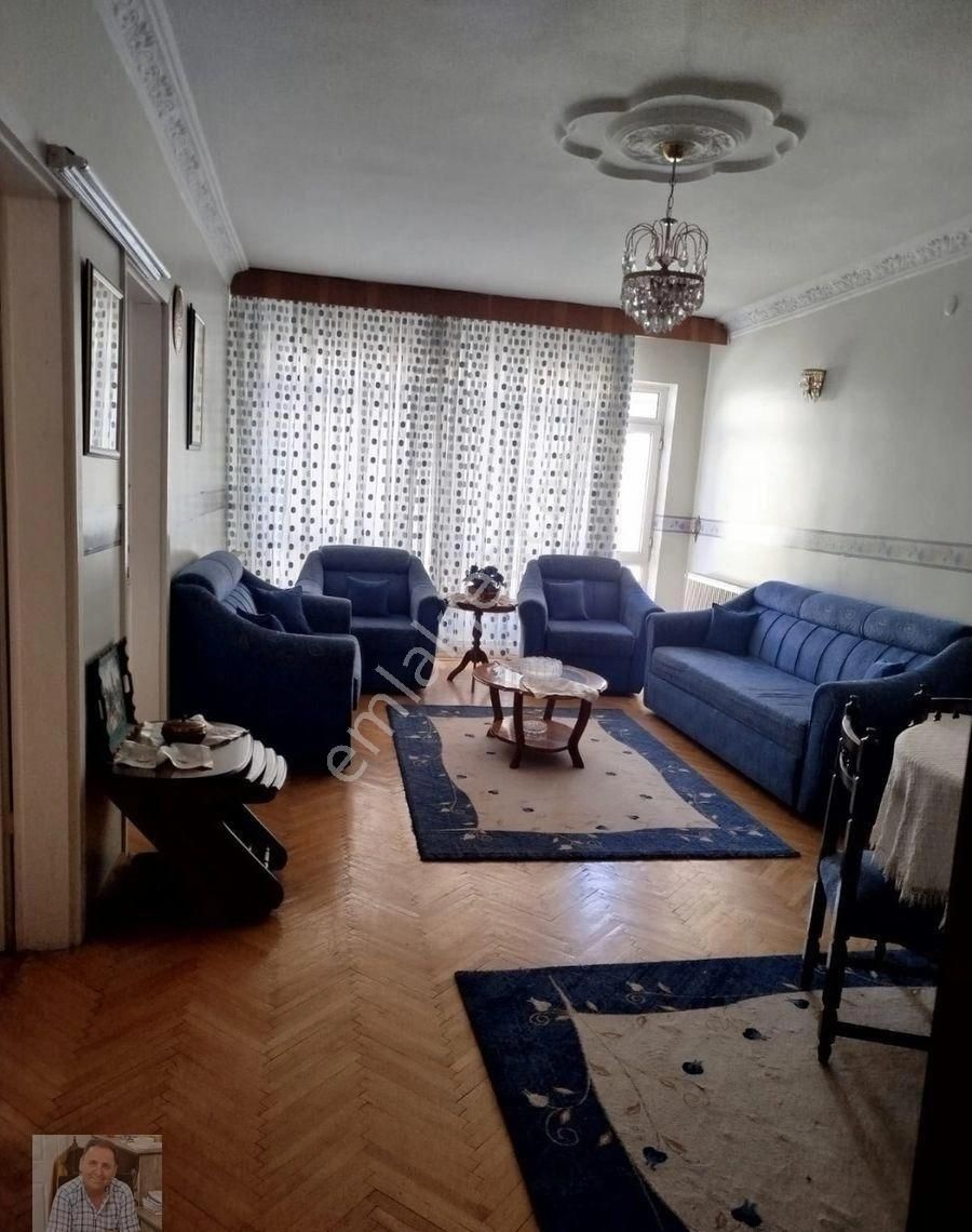 Abidinpaşa'da Eşyalı 115m2 3+1 Çift Balkon 2. Kat Güneydoğu Cephe Kombili Kiralık Daire