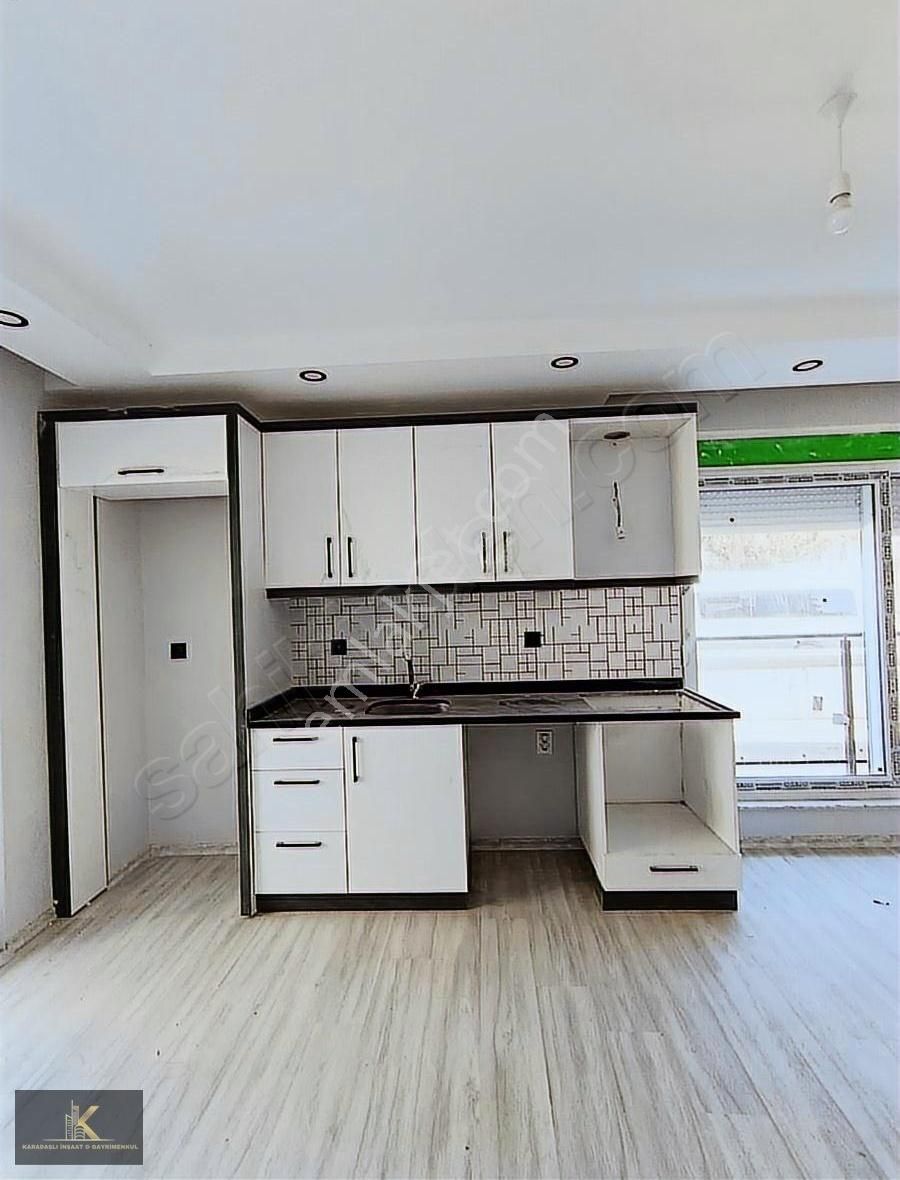 Antalya Döşemealtı Yeniköyde Satılık 1+1 Daire Merkezi Konum!!