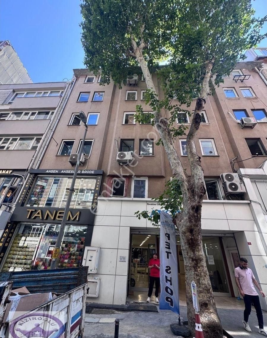 Şişli Meşrutiyet Mh Hacı Mansur Sok Aycibin İşmerkezinde Asansörlü Ofis Dükkan