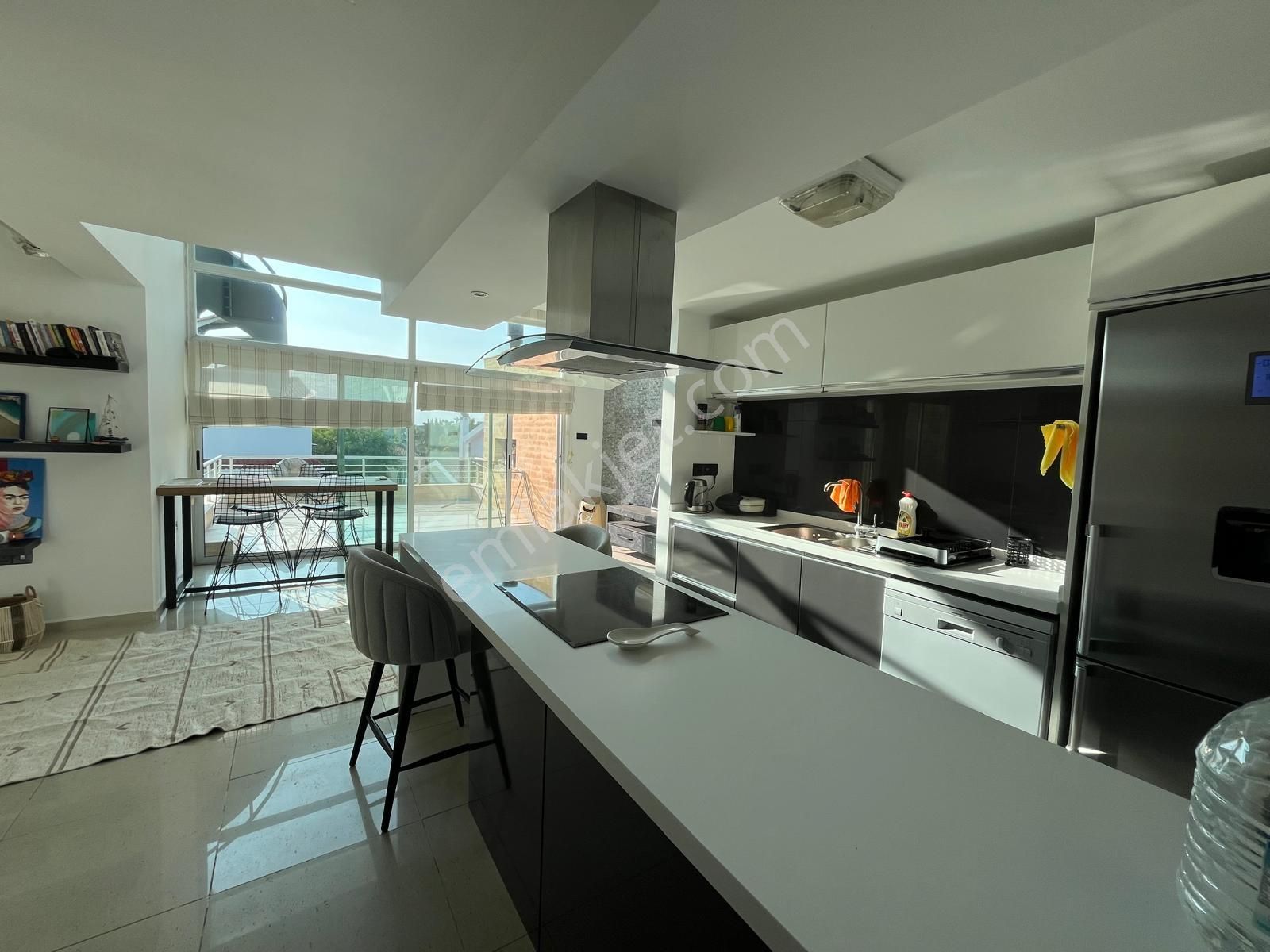 Girne Doğanköy'de Watergarden Sitesinde Bakımlı Penthouse Daire