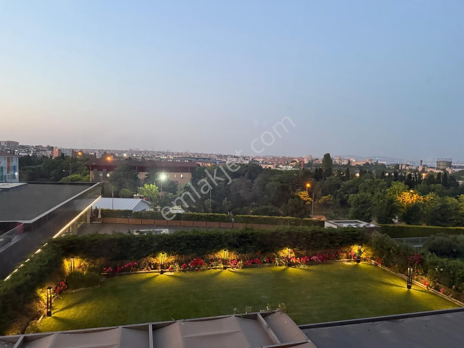 Naltıdokuz'da 550 M² Lüks Eşyalı Müstakil Bahçeli Dubleks