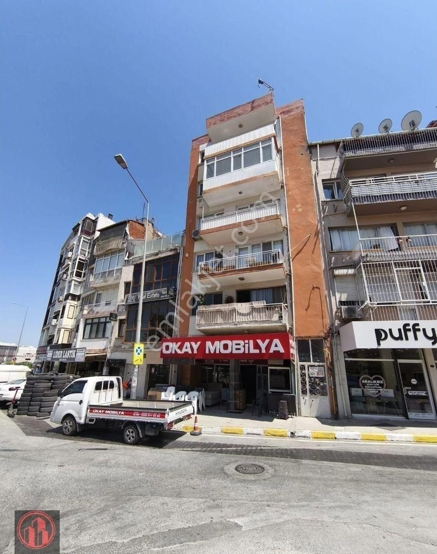 Balçovada Metro Yakını Ana Cad.üzeri D.gazlı Kiralık 3+1 Daire