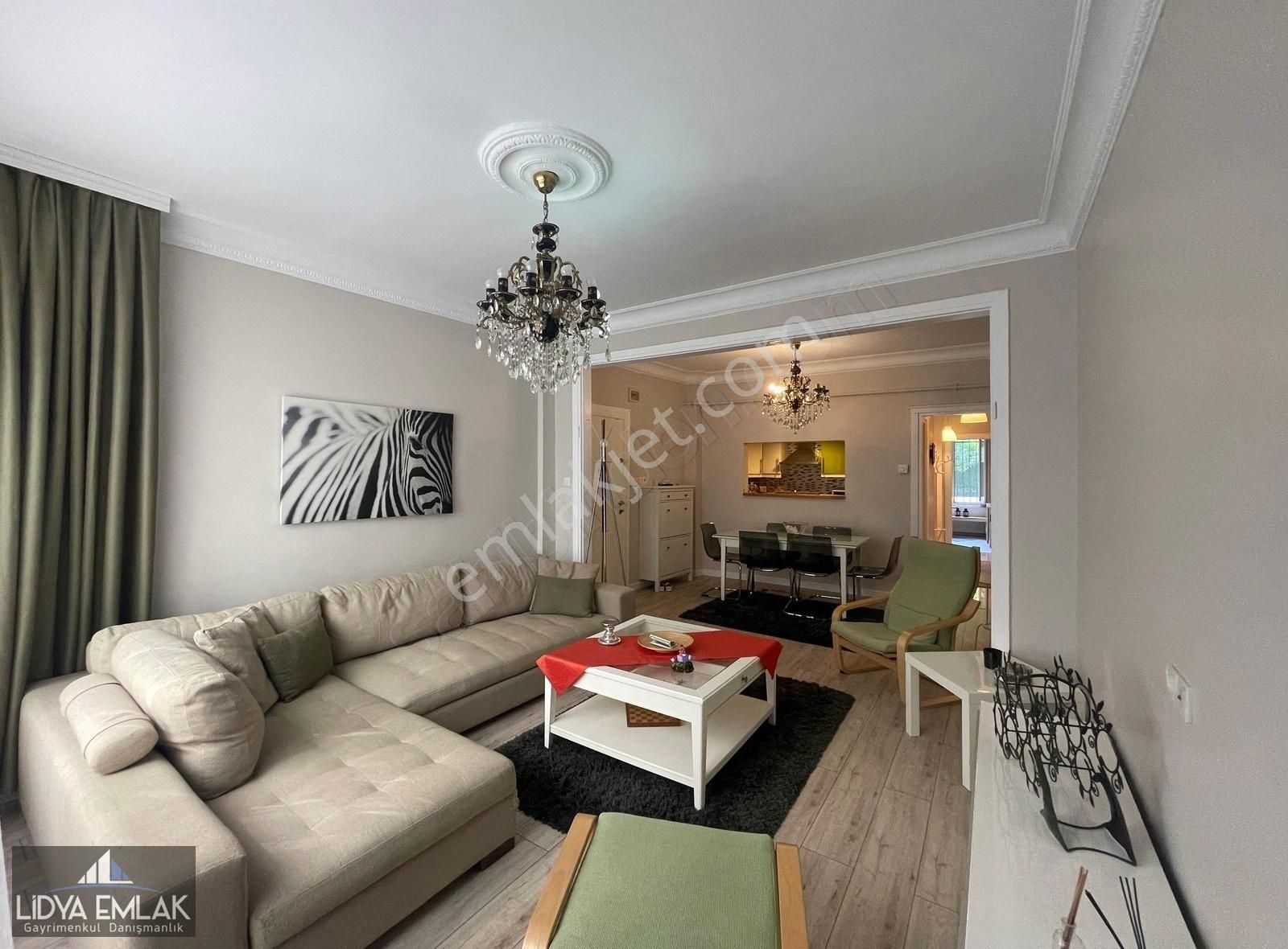 Taksim Alhatun Sokakta 2+1 Eşyalı Kiralık Lüks Daire