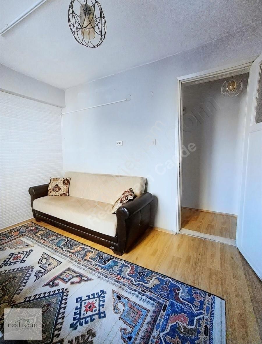Oturuma Hazır Eşyalı Kiralık 2+1 Daire - Görsel 3