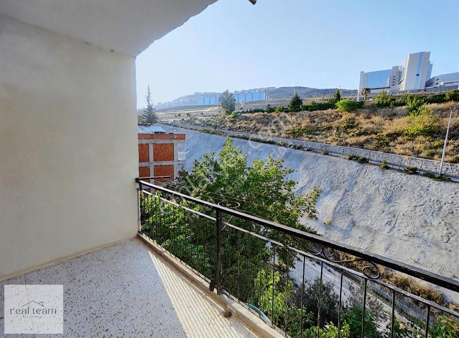 Oturuma Hazır Eşyalı Kiralık 2+1 Daire - Görsel 12