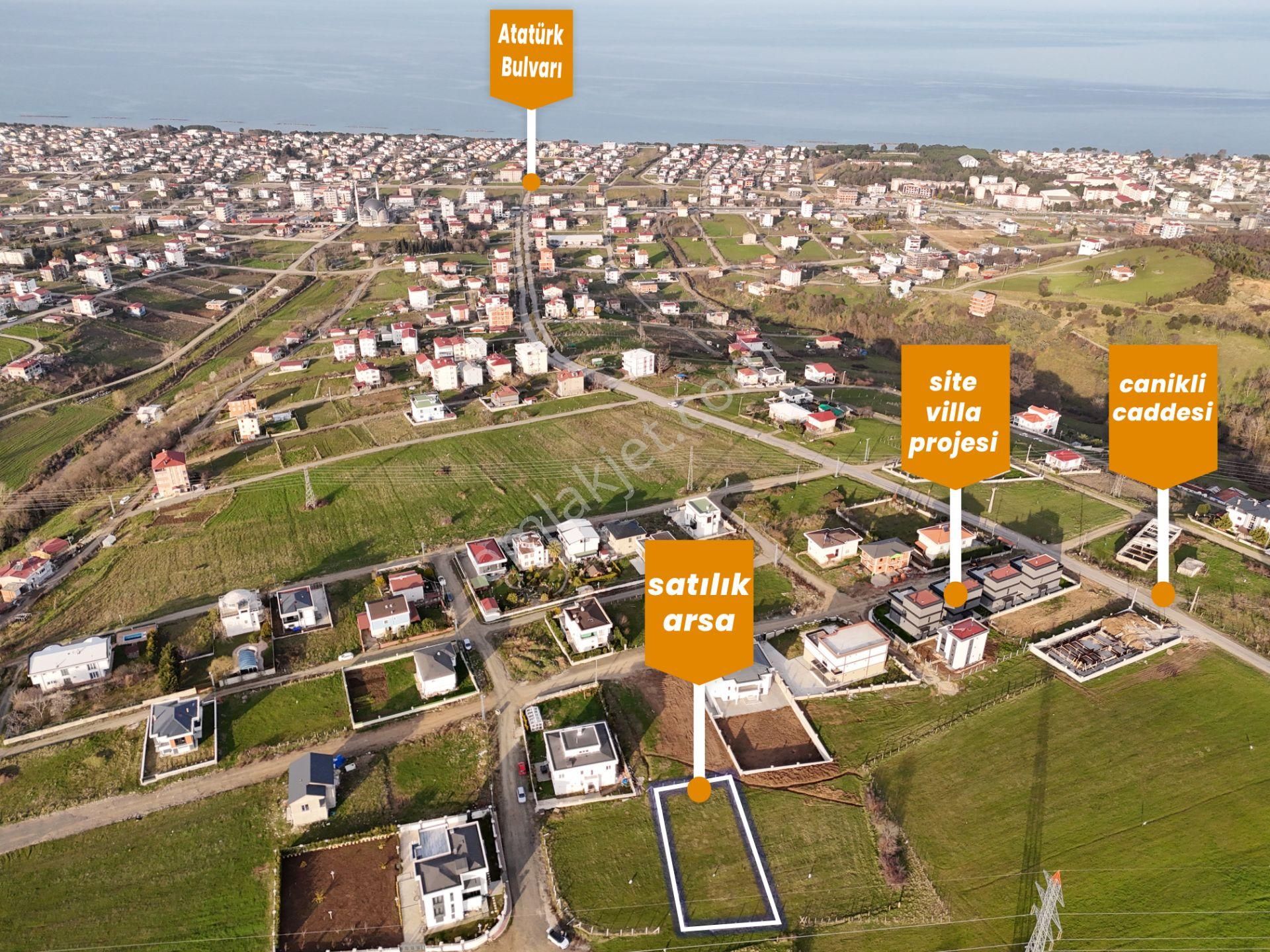 Villalar Bölgesinde 3 Kat İmarlı 692 M Satılık Arsa
