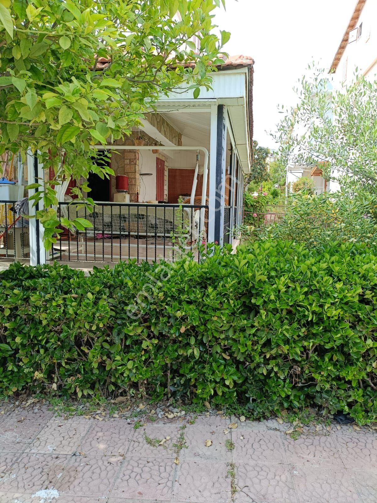 Didim'de Satılık 3+1 Büyük Bahçeli Harika Villa