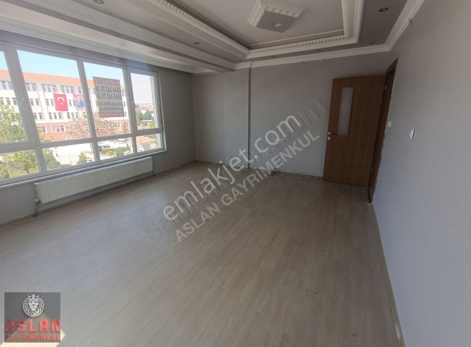 Aslan Emlak Gayrimenkulden Gündüz Ökçün Caddesinde Kiralık 3+1