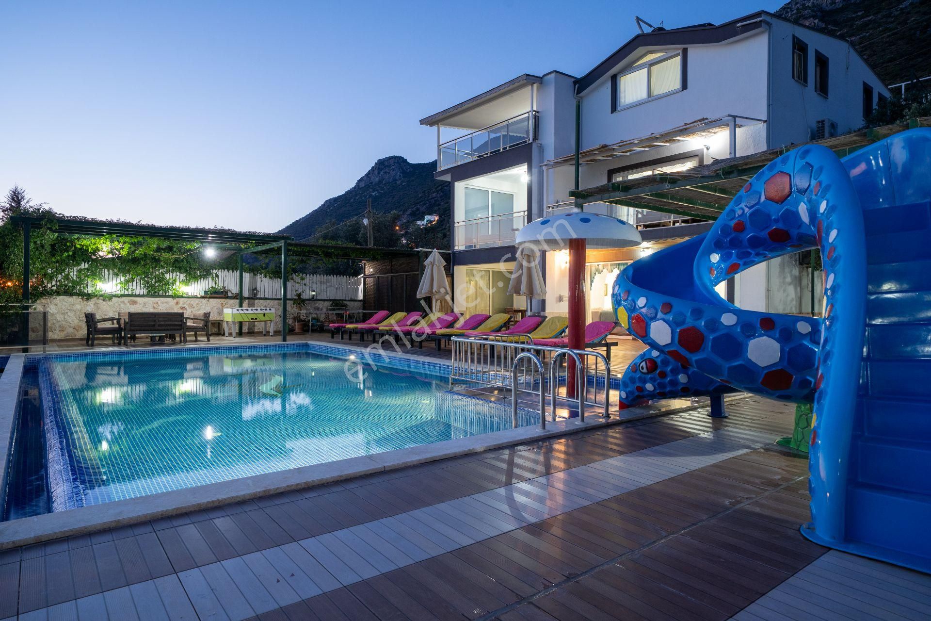 Tatil Merkezi Antalya-kaşta Kiralık Villa-villa Sur