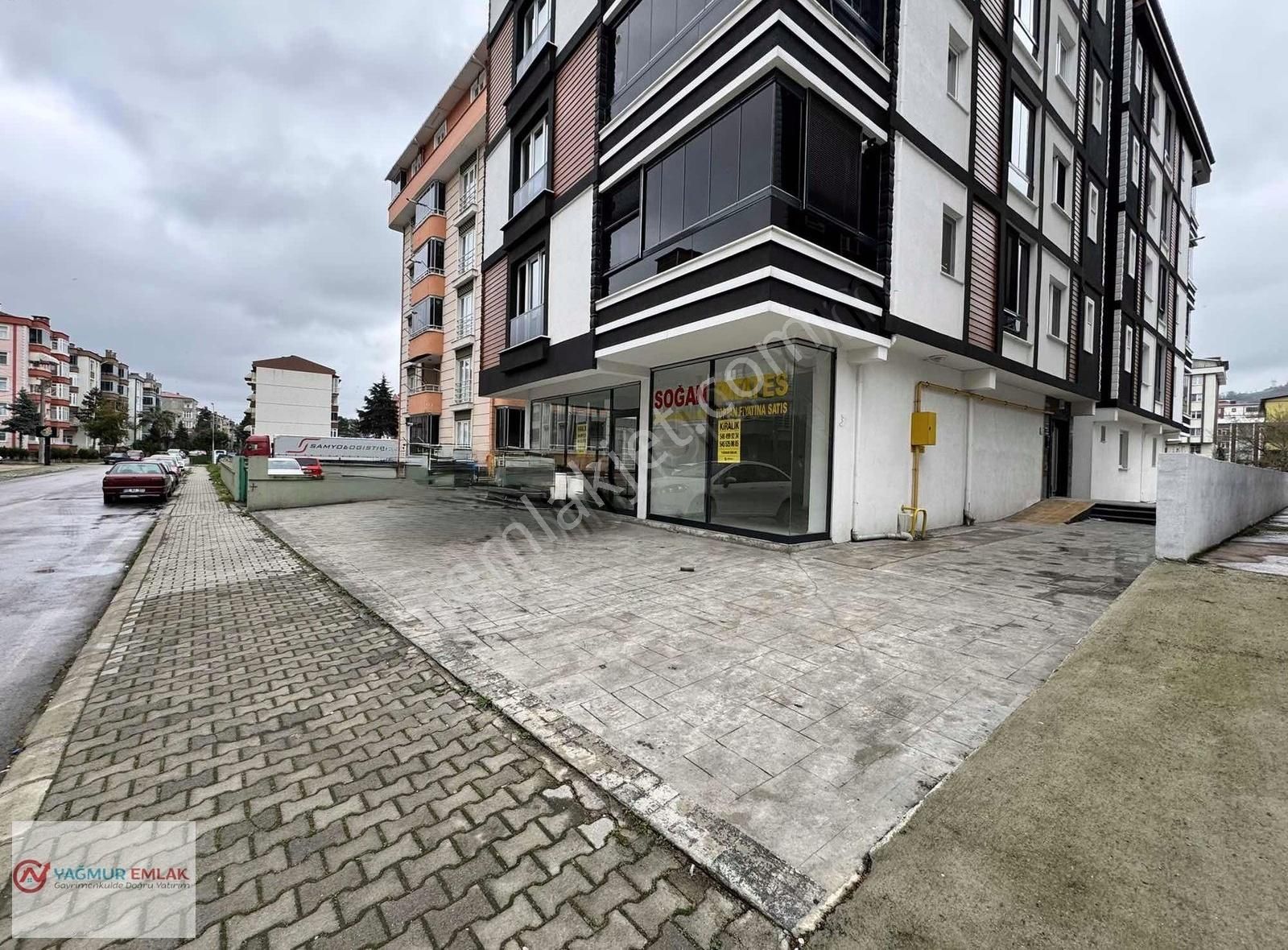 Yağmur Emlak'tan Tekkeköyde İyi Konumlu Kiralık Dükkan