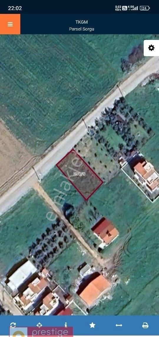 Dikili Salihleraltı 350 M2 Denize Yakın Villa Arsası