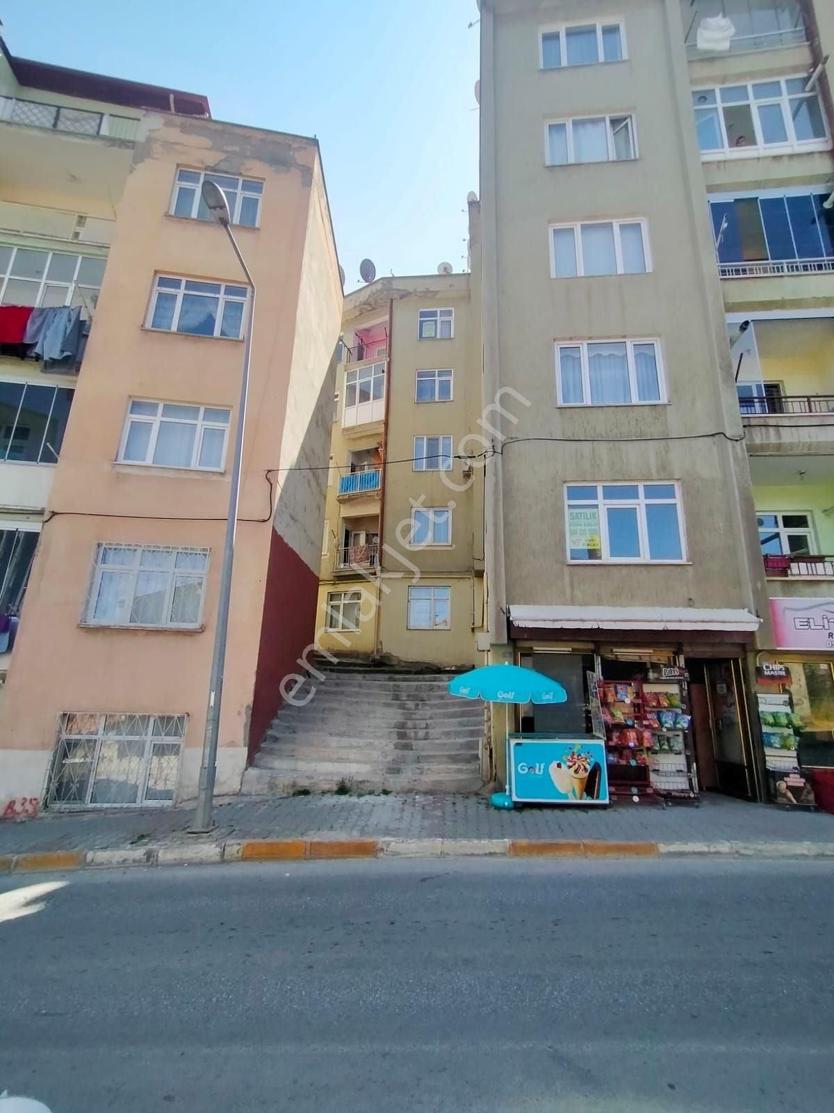 Vadi Emlak'tan Alipaşa Mahallesinde Satılık 2+1 Daire