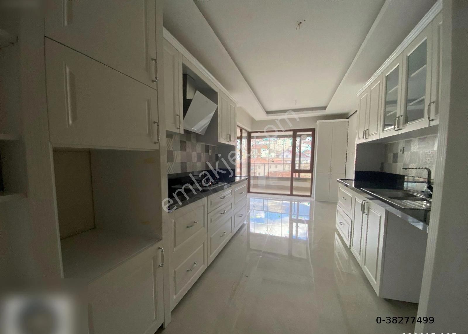 ***cantürk Emlak'tan Masrafsız 4+1 Merkeze Yakın Sitede Daire***