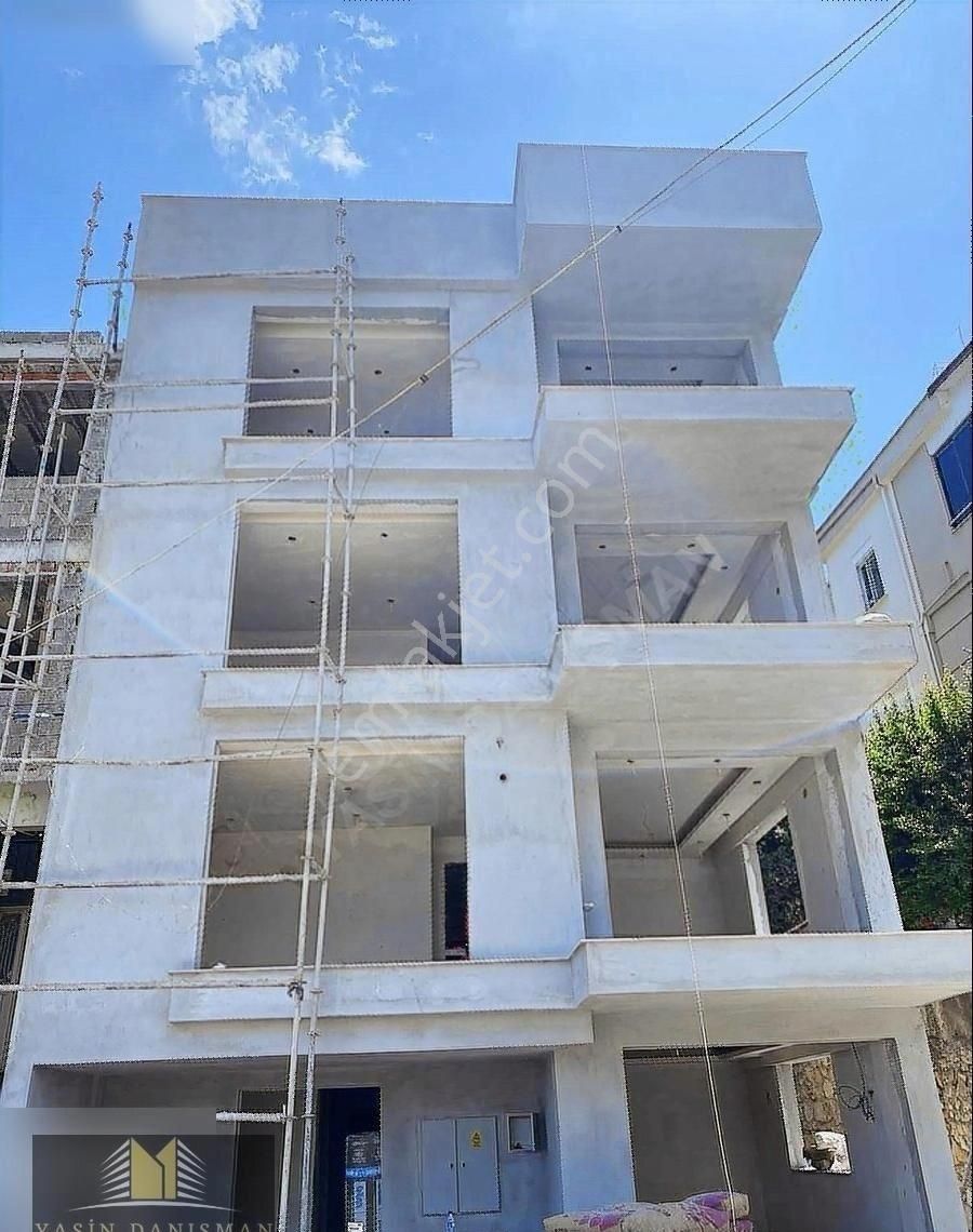 Finike'de Sağlam Zeminde Ful Deniz Manzaralı 2+1 Sıfır Daire
