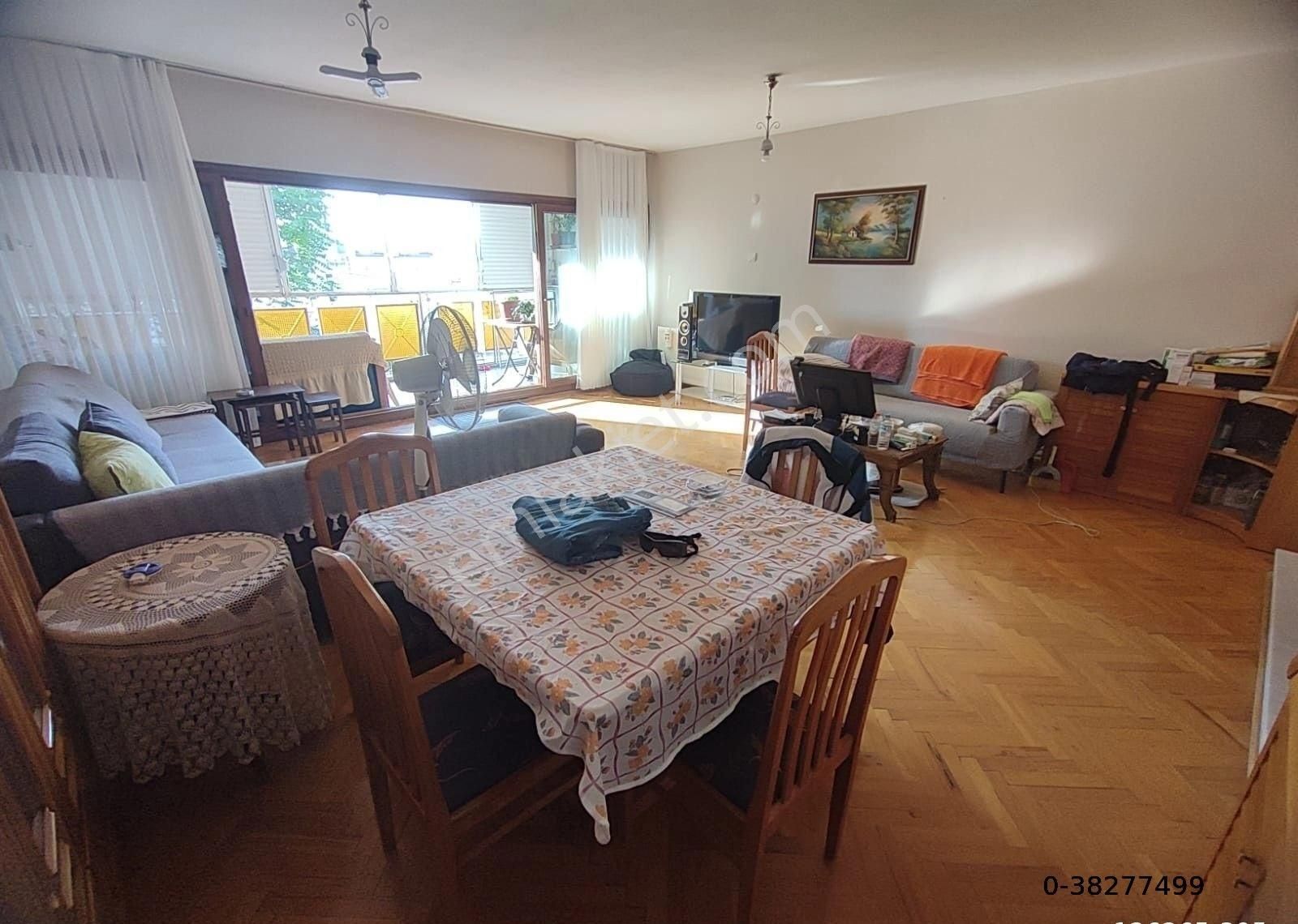 Göztepe'de Mükemmel Konumda 3+1 Geniş-kullanışlı Satılık Daire