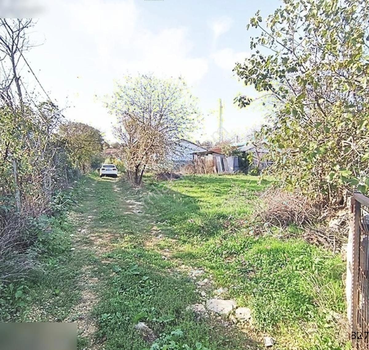 Garden Gayrimenkul'den Köy İçi Köşe Konumlu İmarlı Arsa - Görsel 3