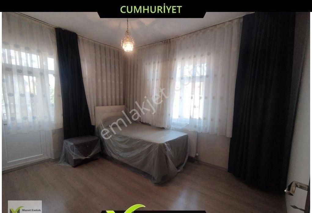 Murat İnşaat Emlak'tan Cumhuriyet Mahallesinde Satılık 3+1 Daire