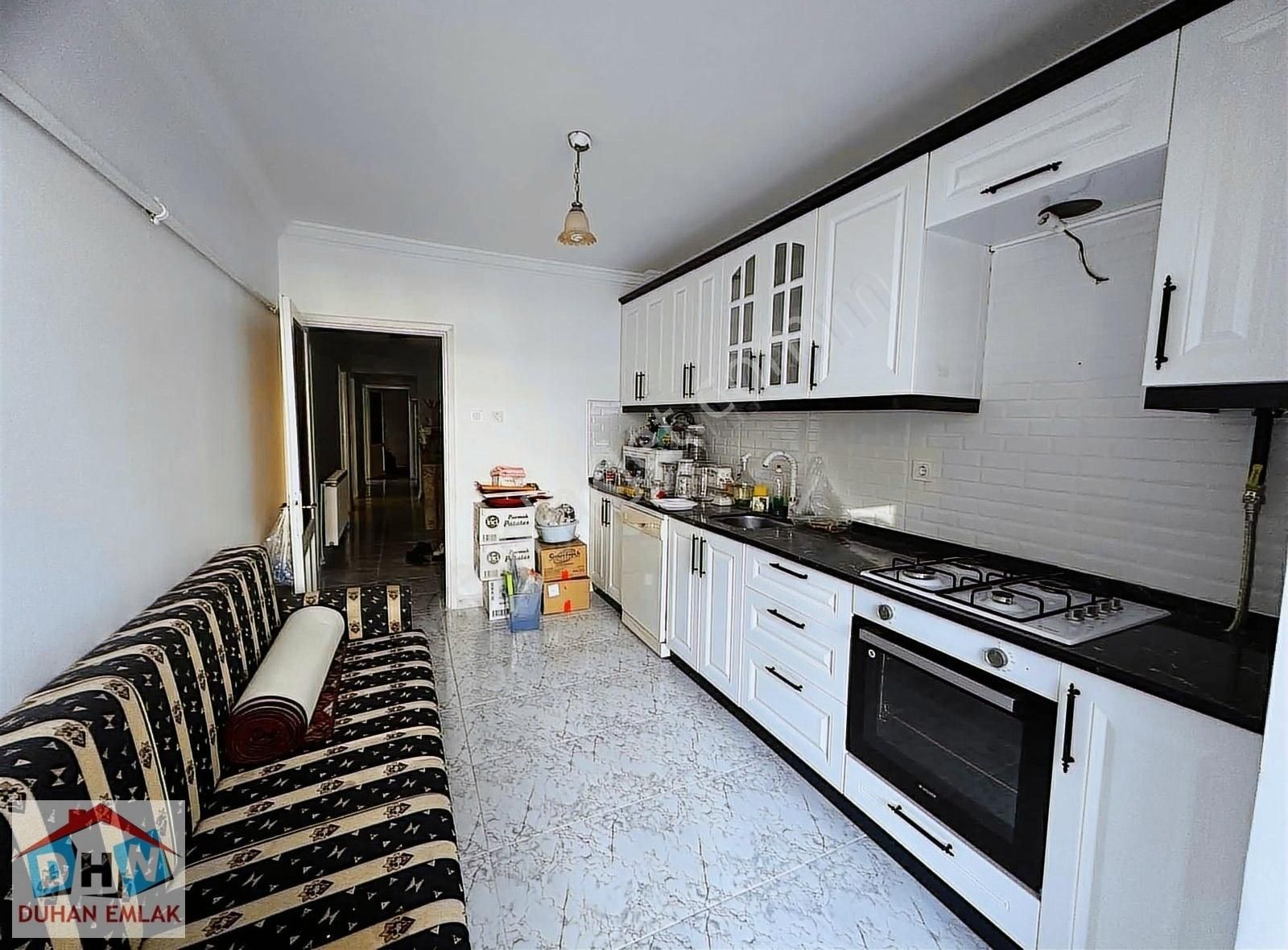 Duhan Emlak Dan Merkez De Ara Kat 4+1 Kiralık Daire