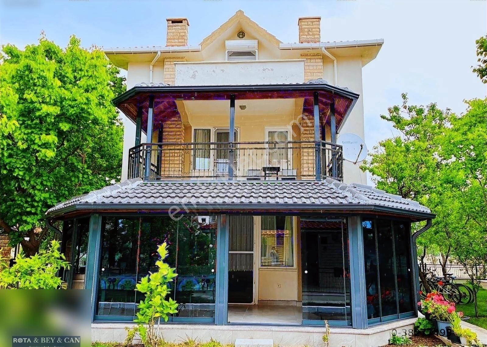 Rota'dan | Fırsat !! Site İçerisinde Denize 300 M 4+1 Villa