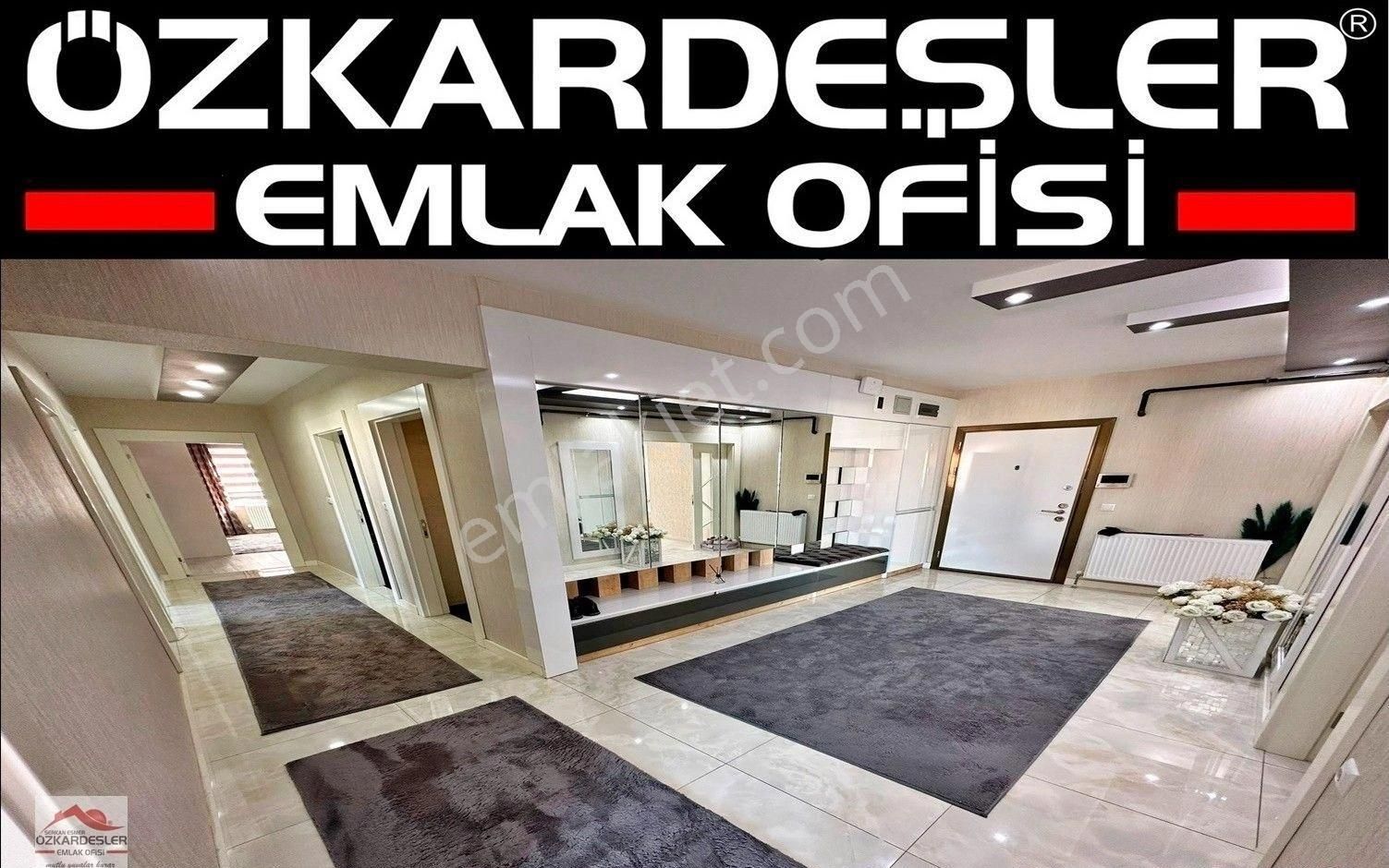 Ovacık Mah Bulvara 2-bina! Emsalsiz Genişlik 220m2 Net 4+1.