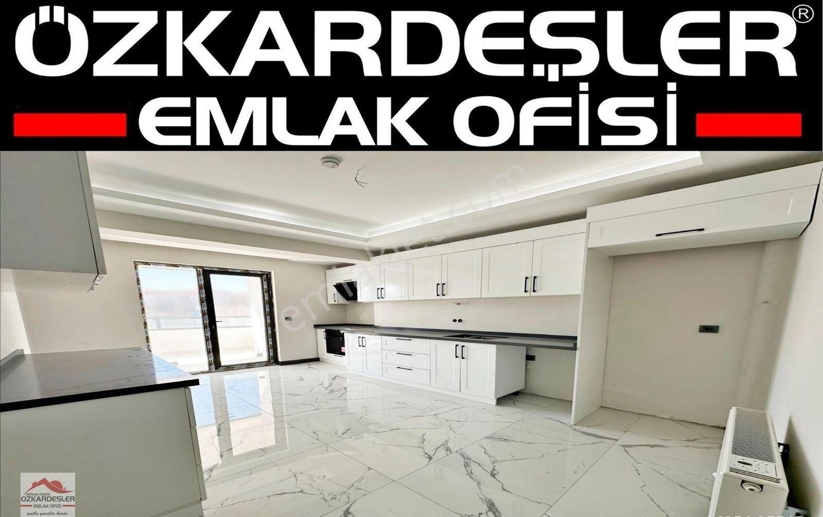 Özkardeşler'den Etlik Lisesi Mevki 6-bloklu Site İçi Megalüx 4+1