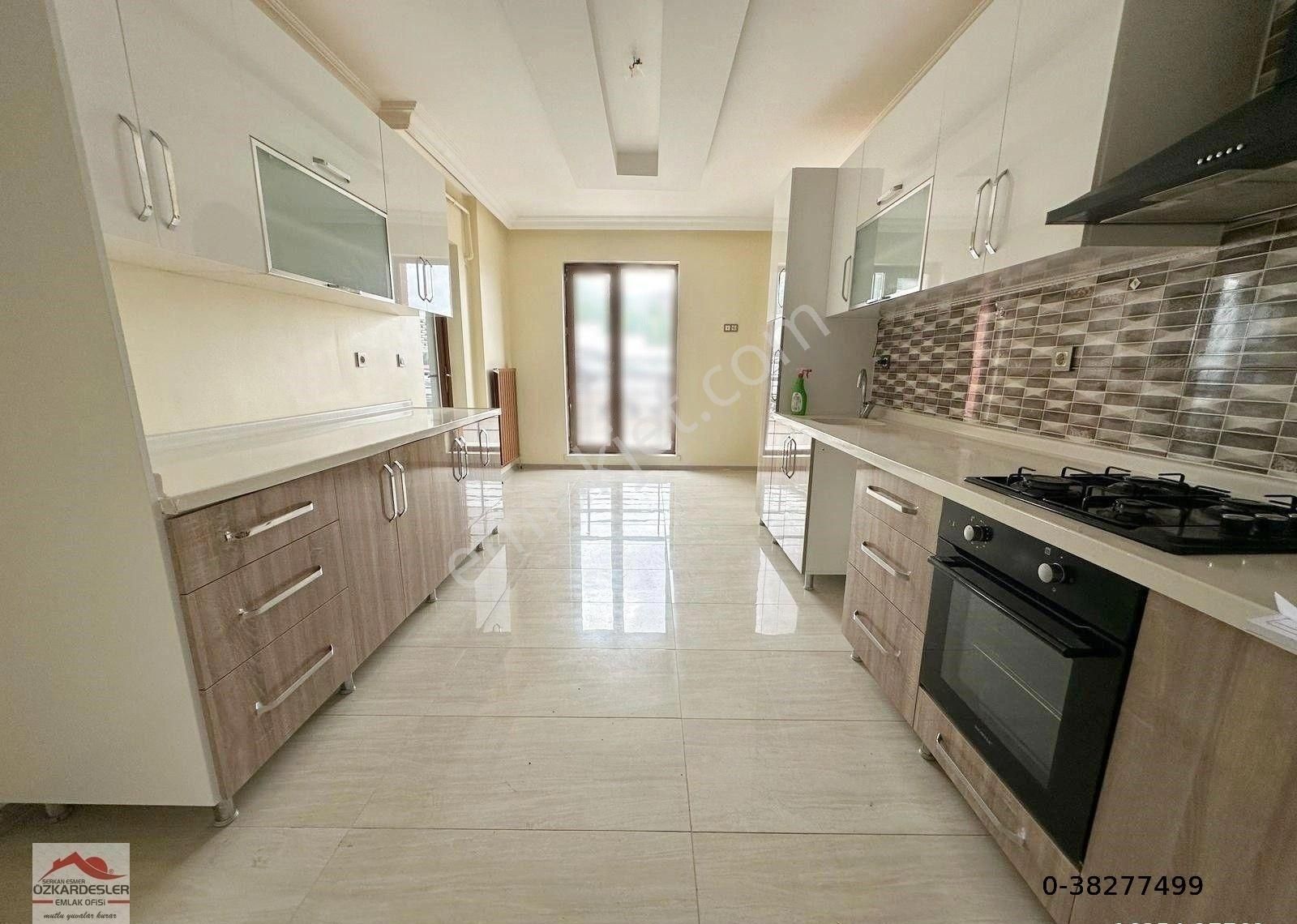Özkardeşler'den Dilek Cami Mevki Site İçi Kilerli & Ultralüx 3+1