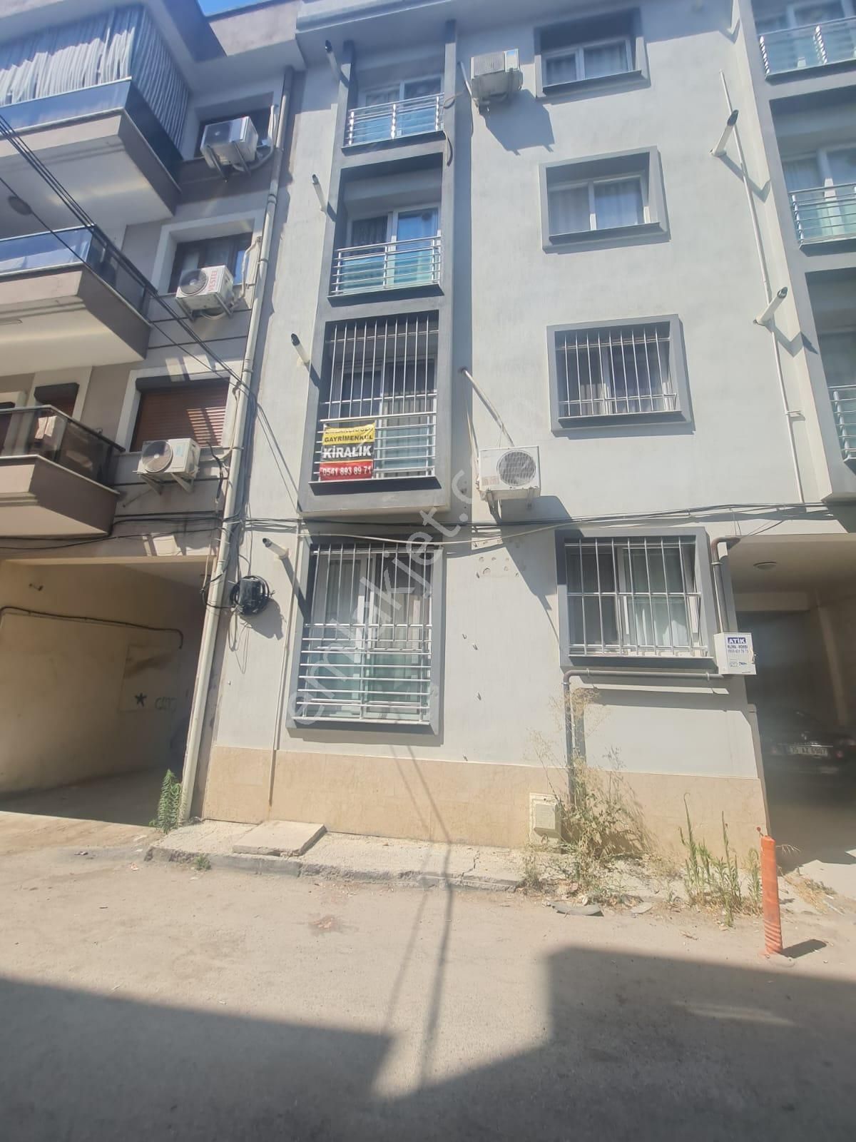 İzmır Buca Dumlupınar Mahallesi 1+1 Eşyalı Kiralık Daire