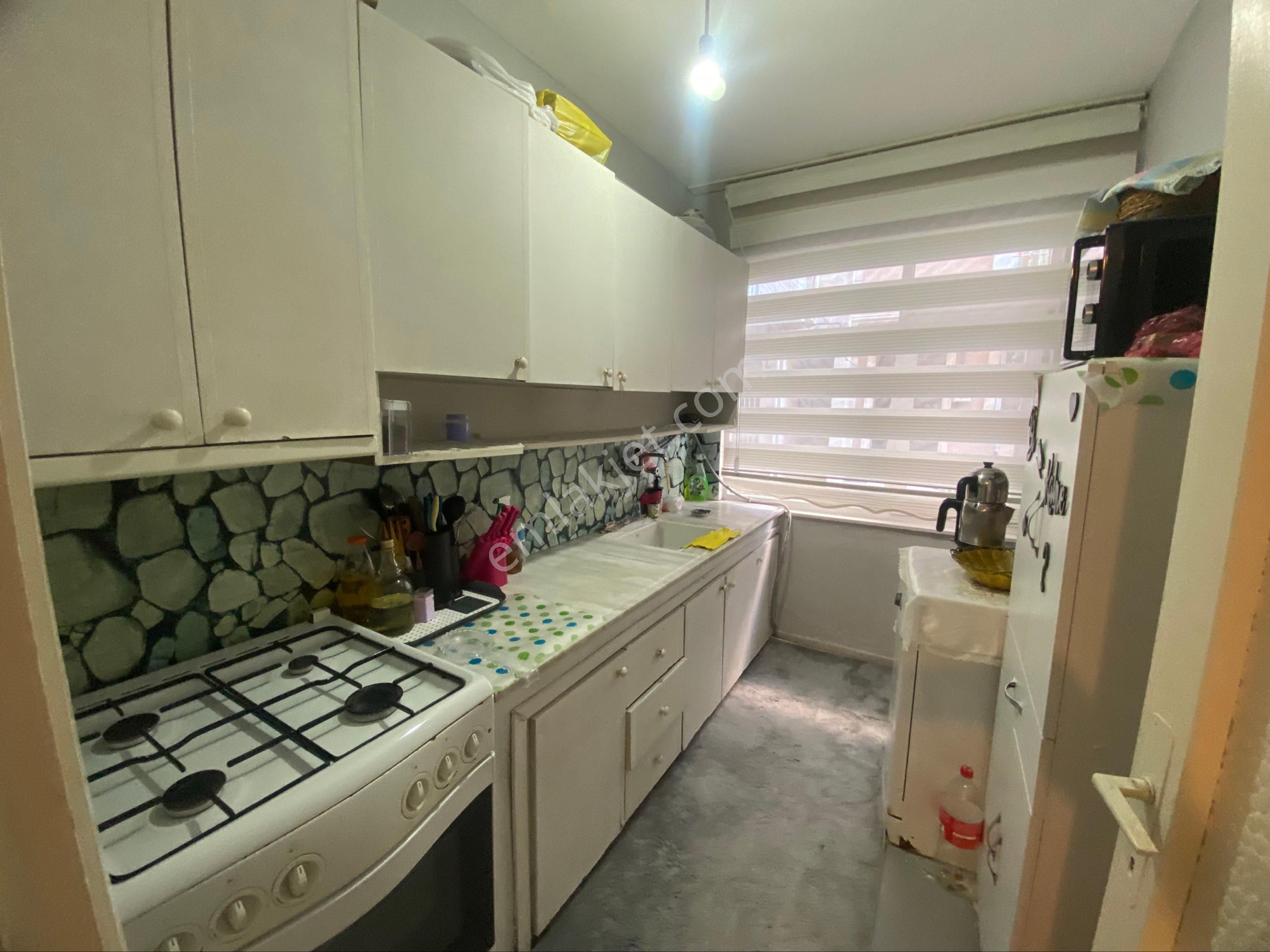 Fatihten Kayhanda 2+1 90m2 Doğalgaz Kapıda Yüksek Giriş Satılık Dare