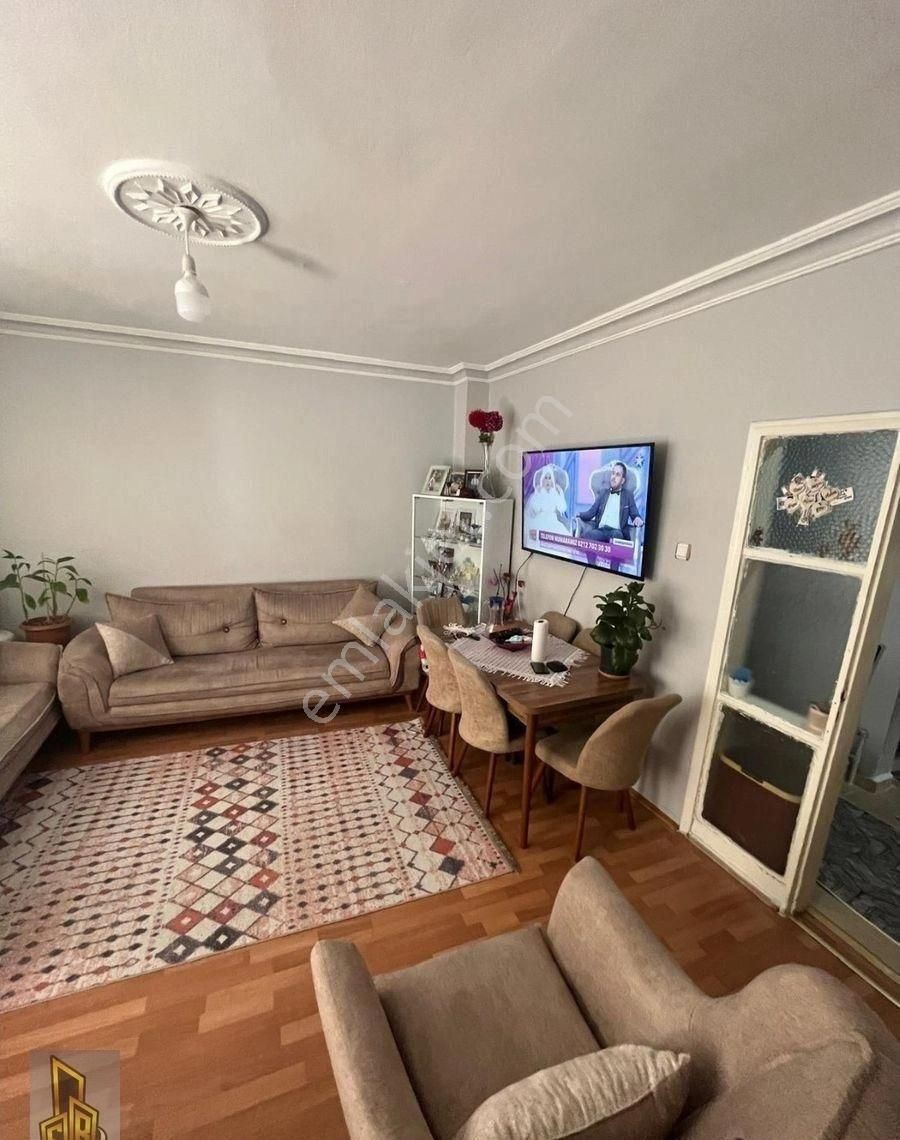 Örnek Mah 1,kat Yapılı Süper 2+1 Cadde Üstü Daire Acil