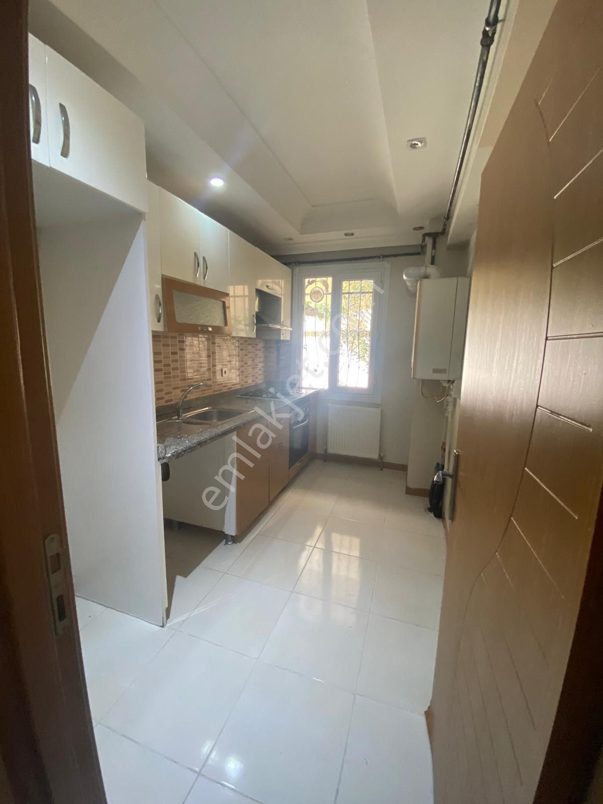 Esenyurt Kıraç Atatürk Mahallesi Mavzer Sitesi 2+1 Kiralık Daire Merkezi Konum Ebeveyn Banyolu