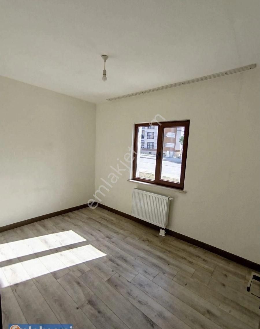 Emlaknomi'den 7. Toki'de 2+1 Borcu Bitik Tapusu Hazır Satılık Daire