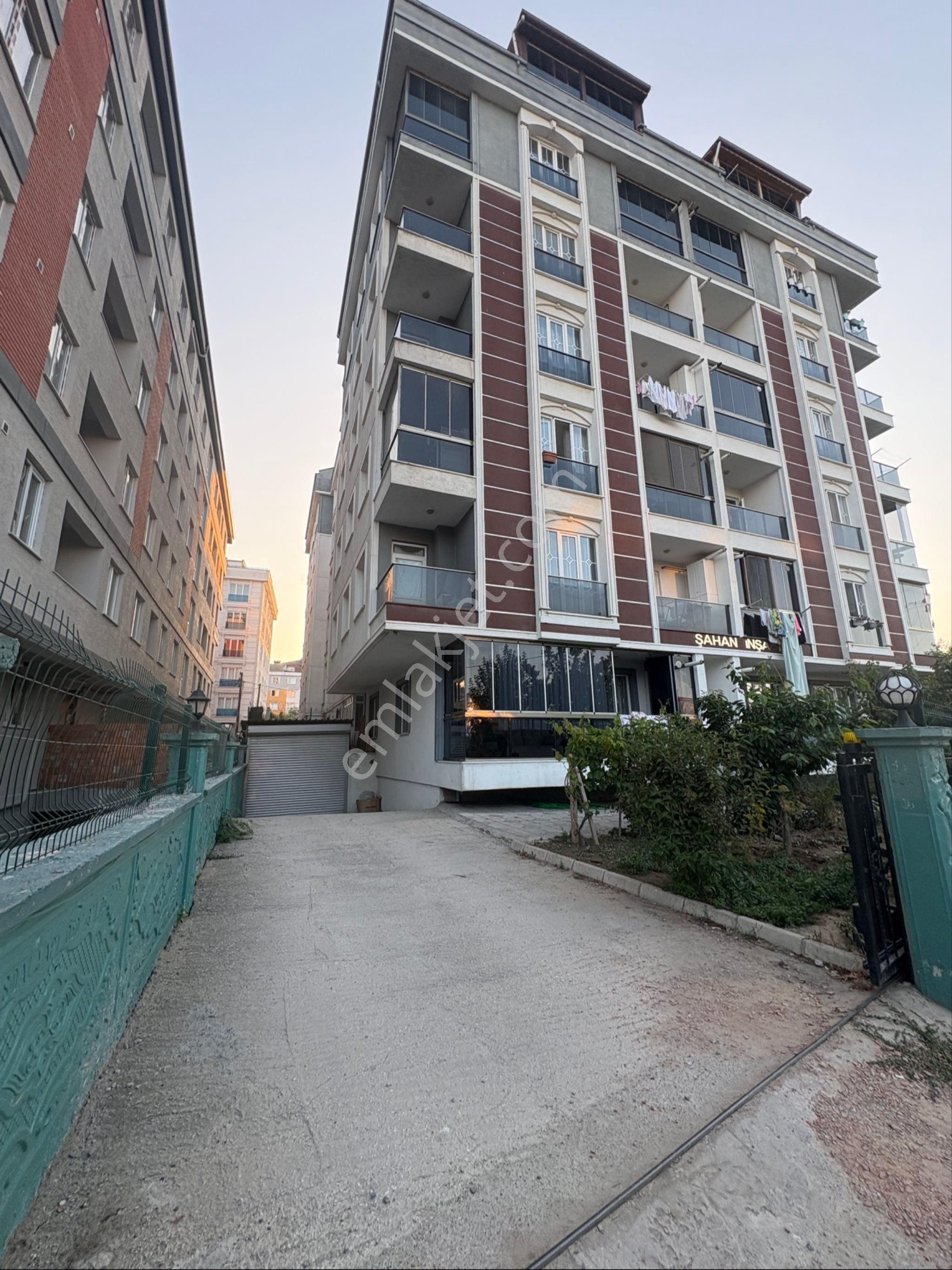 Çerkezköy.hızlı Tren Yanı 70m2 Bahçeli.. Lüks Daire..