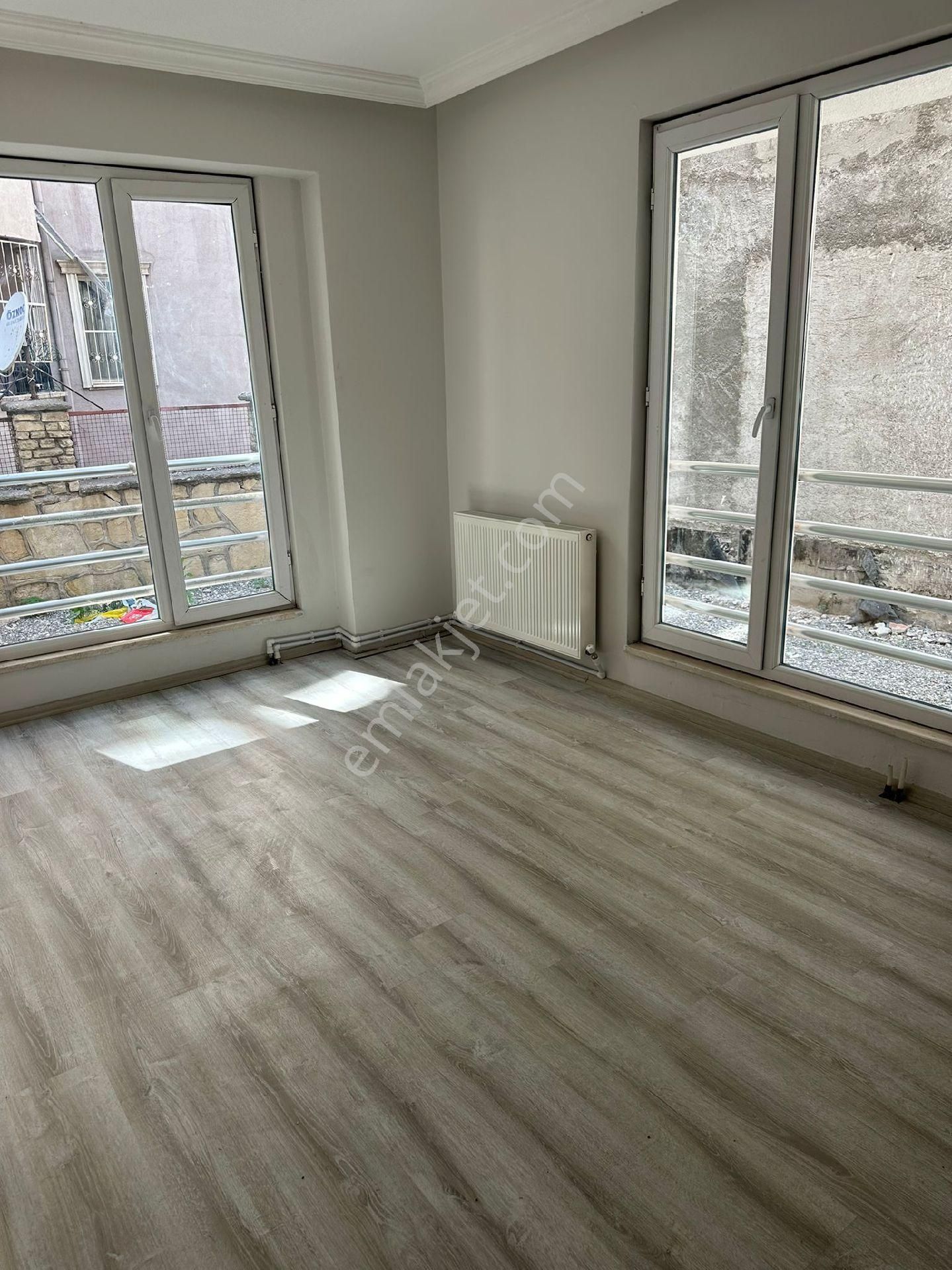 Acil Satılık 1+1 Yeni Yapi Daire