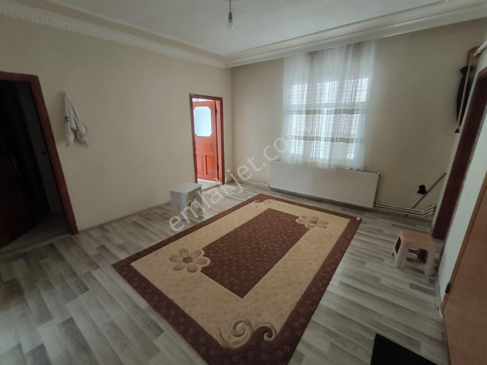 Arnavutköy Merkezde Kiralık Daire