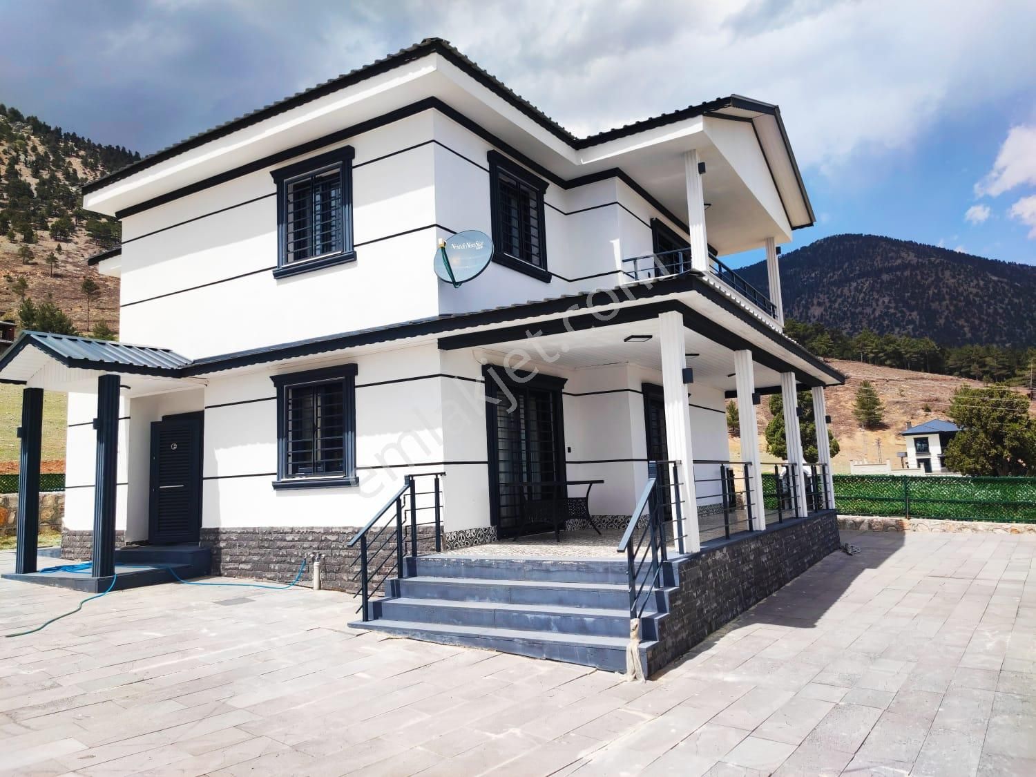 Pozantı Yeni Konacık Bozkırlı Mevkiinde 4+1 Ultra Lüks Satılık Villa