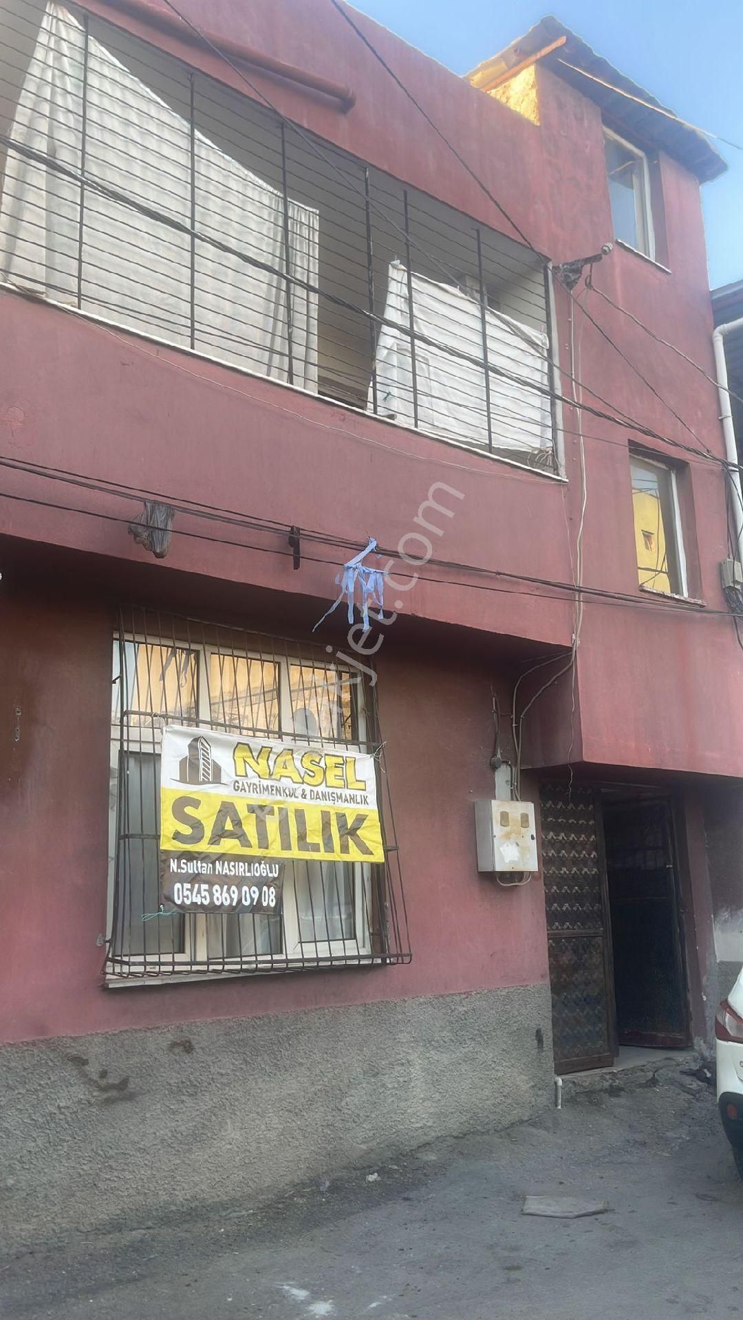 E-5 Şenbayraklar Petrol Arkası 2 Katlınin 1.kati 100 Metrekare Kare  2+1+kilerli        